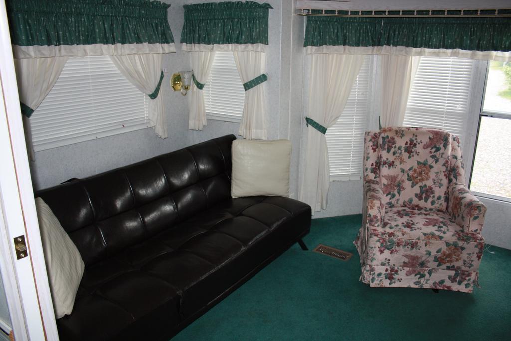 קווסנל Robert'S Roost Rv Park Resort מראה חיצוני תמונה