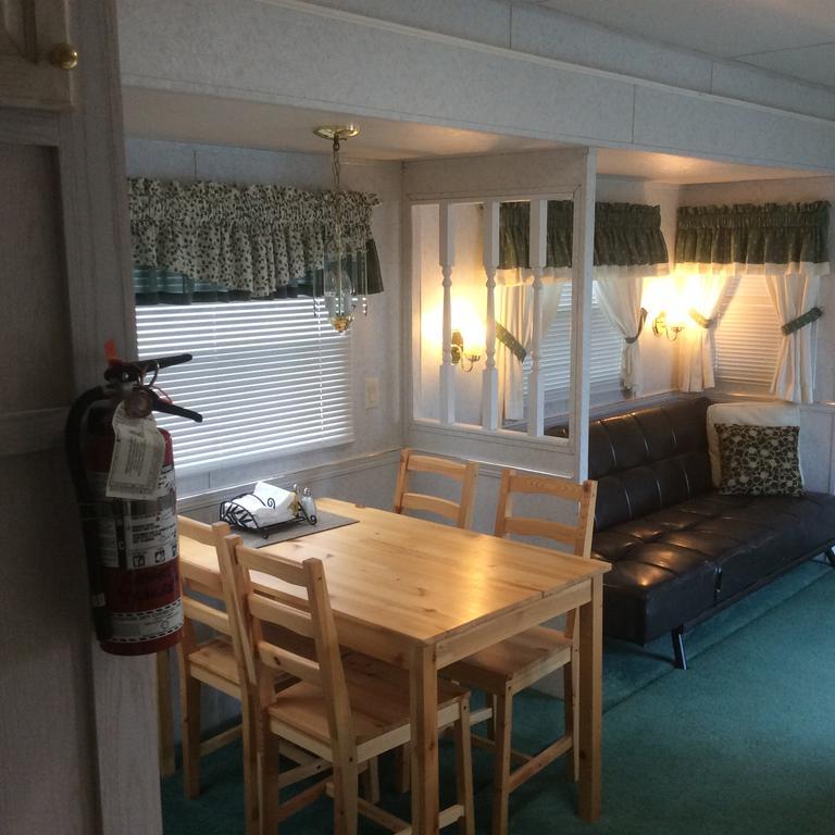 קווסנל Robert'S Roost Rv Park Resort מראה חיצוני תמונה