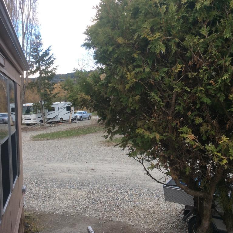 קווסנל Robert'S Roost Rv Park Resort מראה חיצוני תמונה